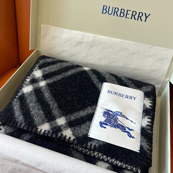 Burberry Black White Check Cashmere Scarf - Picture 1 of 6